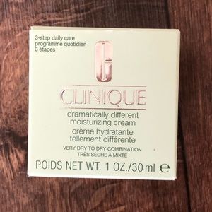 Clinique Dramatically Different Moisturizer